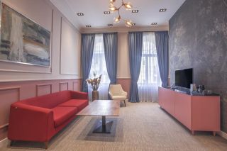 Heritage Hotel & Suites